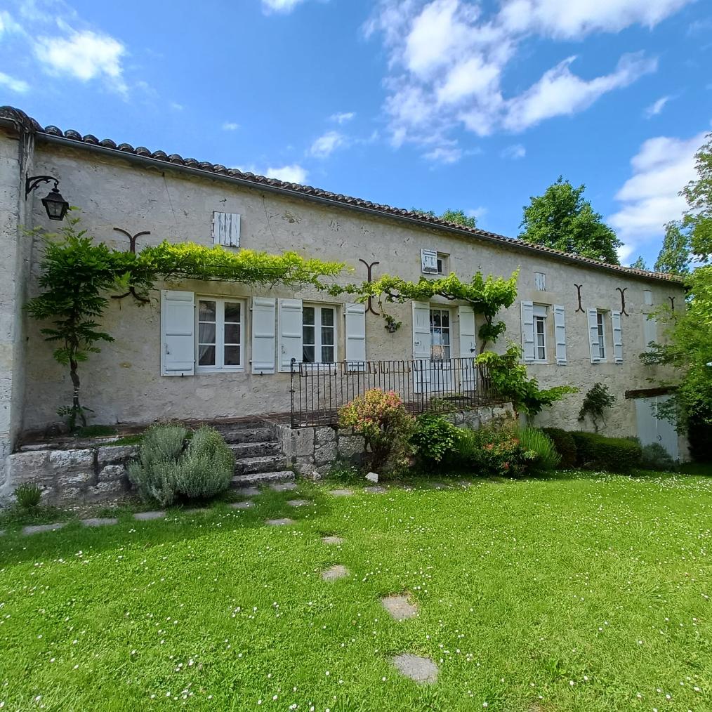 MAISON DE VILLAGE EN PIERRE A 4 KM DE PUYMIROL