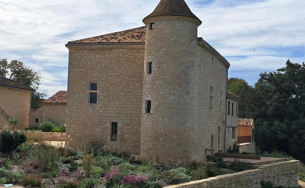 DOMAINE MAGIFIQUEMENT RESTAURE SUR 13 HECTARES